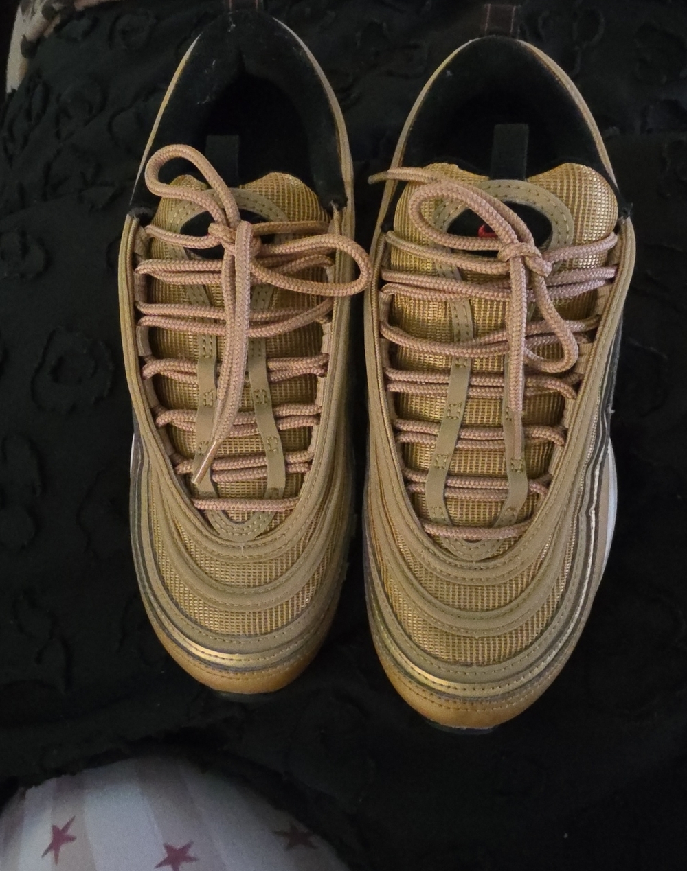 Nike Women’s Metallic Rose Gold Athletic Sneakers
